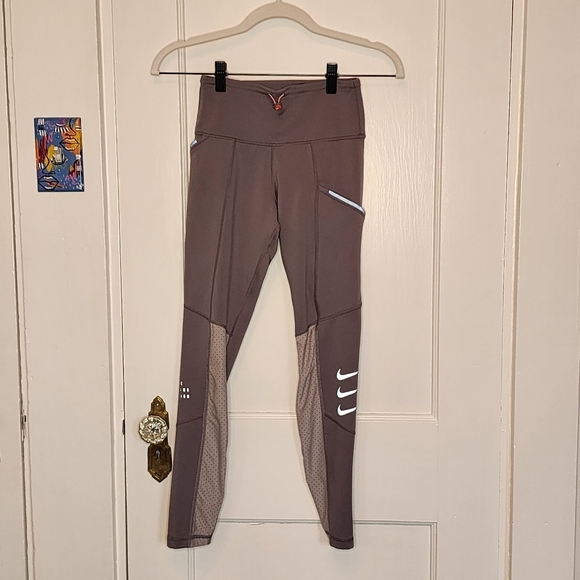 Nike Women's DRI-FIT ADV Run Division Epic Luxe, Grey, XS - Picture 5 of 7